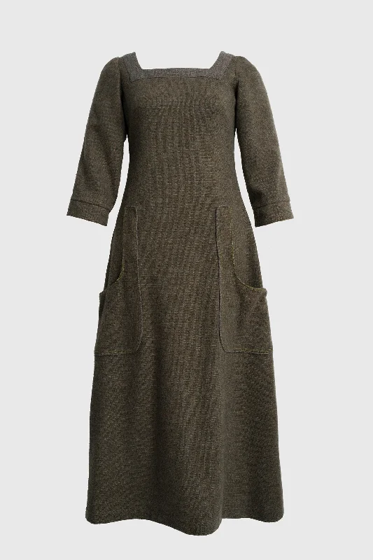 Mid-Length Sleeved Dress